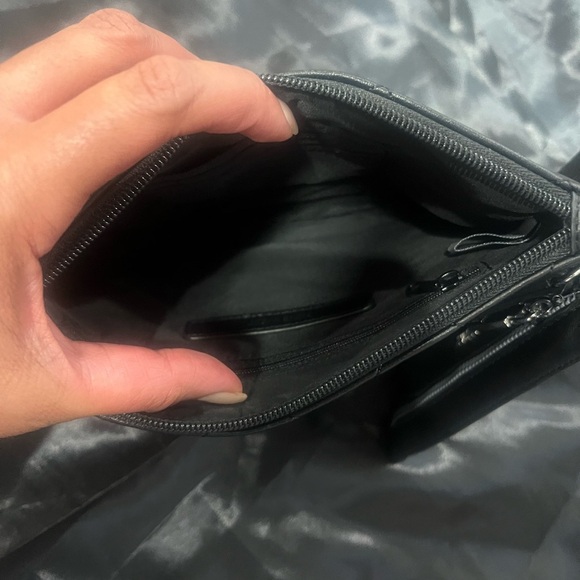 NINE WEST black wristlet and wallet - Picture 7 of 8